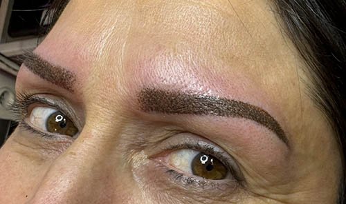 Powder brow sourcils poudrés à Saintes